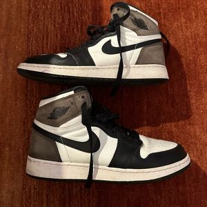 Air Jordan 1 Retro High OG Dark Mocha